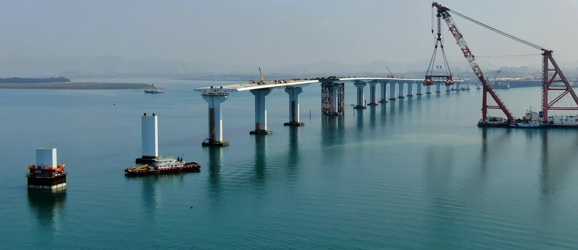 white-columns-ferry-bridge