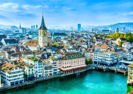 Lockton, the world’s largest independent, family-owned insurance broker, is strengthening its presence in Switzerland by establishing offices in Zurich and Geneva — a natural next step in its long-standing commitment to Swiss clients. 