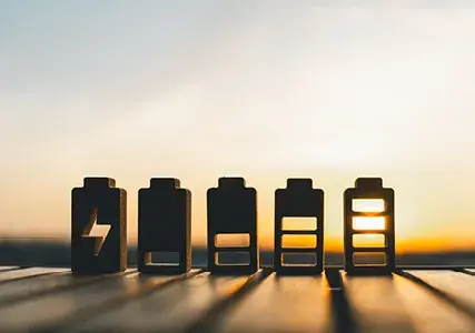 Lithium-ion batteries (LIBs) have underpinned the growth of grid-connected energy storage for more than a decade. However, as Australia accelerates its renewable generation and demands longer-duration, safer and more cost-effective storage, a critical question is emerging: what comes next? One technology gaining significant global momentum is sodium-ion batteries (SIBs). 