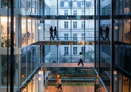 The Management Liability (ML) Insurance market continues to favour clients. In most cases, premiums are either reducing or holding stable – a product of the ample capacity available for most risks. But with several insurers pointing to the arrival of the bottom of the market cycle, premiums could be set to edge upwards in the medium term.

In the meantime, insurers are focused on defending their premium pool. To retain clients, they continue to seek ways to differentiate their offering. This includes broadening coverage, such as through “any one claim” limits, increasing sub-limits, removing or reducing the scope of additional restrictions, and offering Long Term Agreements (LTAs).